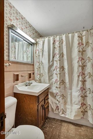 1034 Wallace Avenue, Rotterdam, NY 12306