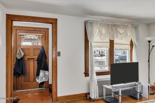 1034 Wallace Avenue, Rotterdam, NY 12306