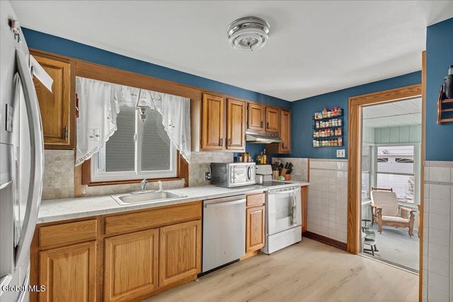 1034 Wallace Avenue, Rotterdam, NY 12306