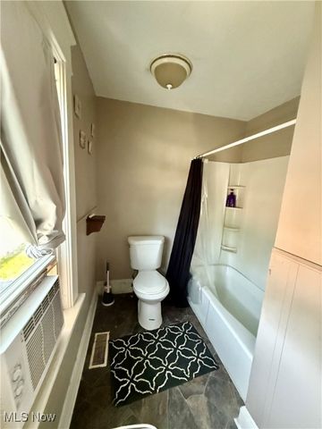 492 N Ellsworth Avenue, Salem, OH 44460