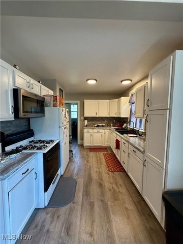 492 N Ellsworth Avenue, Salem, OH 44460