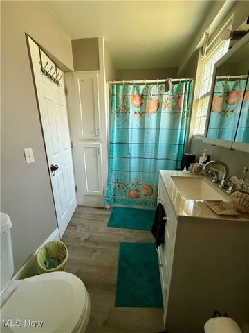 492 N Ellsworth Avenue, Salem, OH 44460