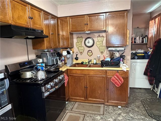 362 Brace Avenue, Elyria, OH 44035