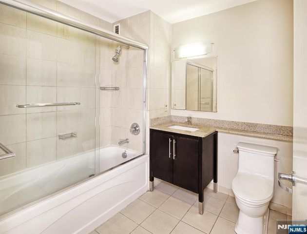 20 Newport Parkway 1209, Jersey City, NJ 07310