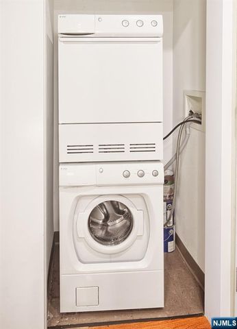 20 Newport Parkway 1209, Jersey City, NJ 07310