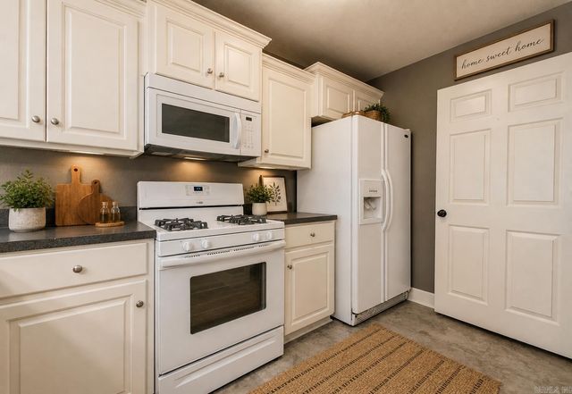 1306 Tupelo Court, Jacksonville, AR 72076