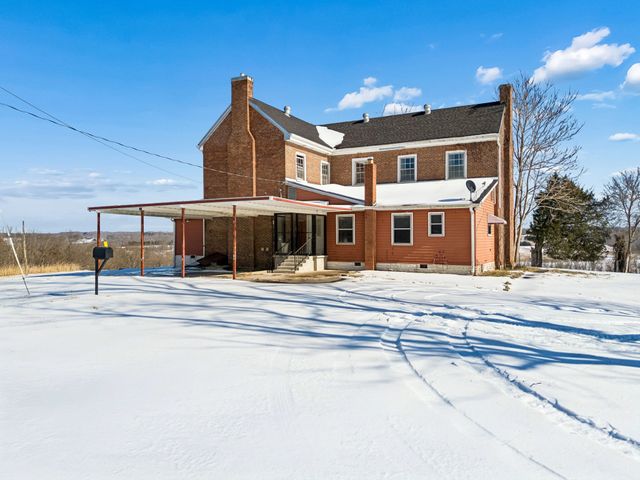 857 Davenport Rd, Cumberland City, TN 37050