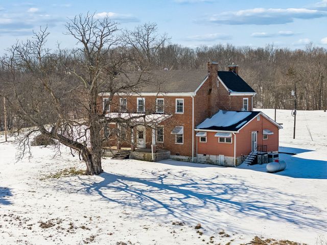857 Davenport Rd, Cumberland City, TN 37050