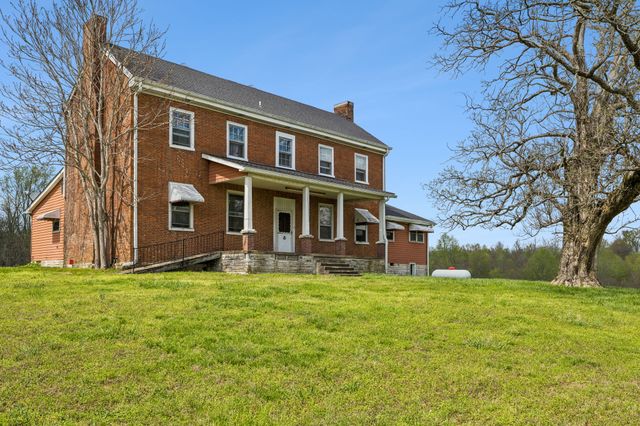 857 Davenport Rd, Cumberland City, TN 37050