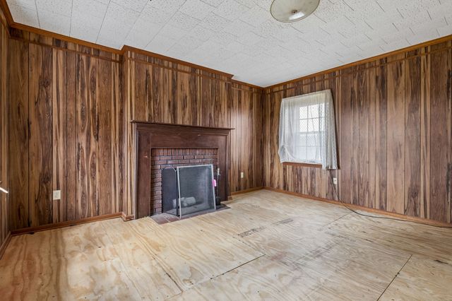 857 Davenport Rd, Cumberland City, TN 37050
