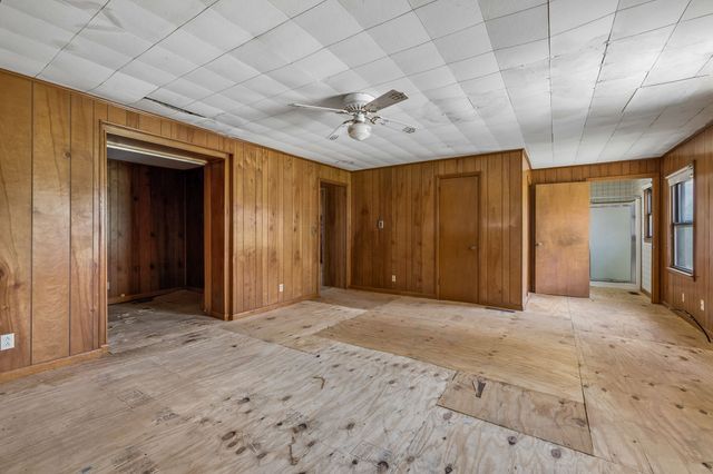 857 Davenport Rd, Cumberland City, TN 37050