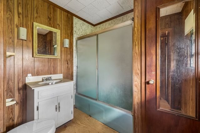 857 Davenport Rd, Cumberland City, TN 37050