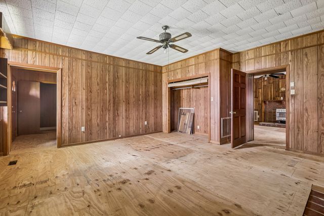857 Davenport Rd, Cumberland City, TN 37050