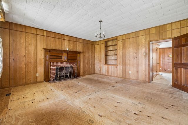857 Davenport Rd, Cumberland City, TN 37050