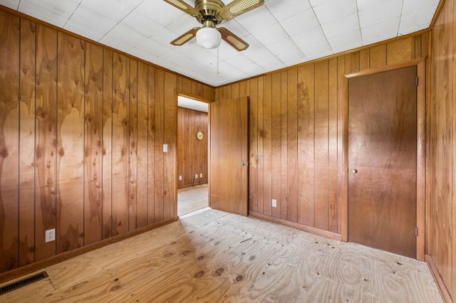 857 Davenport Rd, Cumberland City, TN 37050