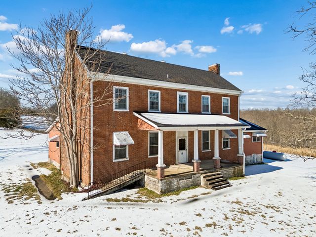 857 Davenport Rd, Cumberland City, TN 37050
