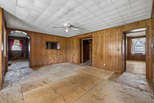 857 Davenport Rd, Cumberland City, TN 37050