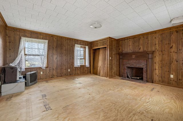 857 Davenport Rd, Cumberland City, TN 37050