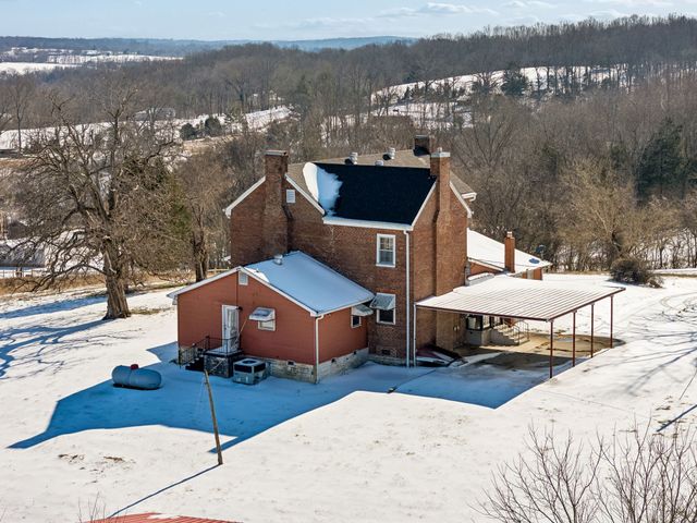 857 Davenport Rd, Cumberland City, TN 37050