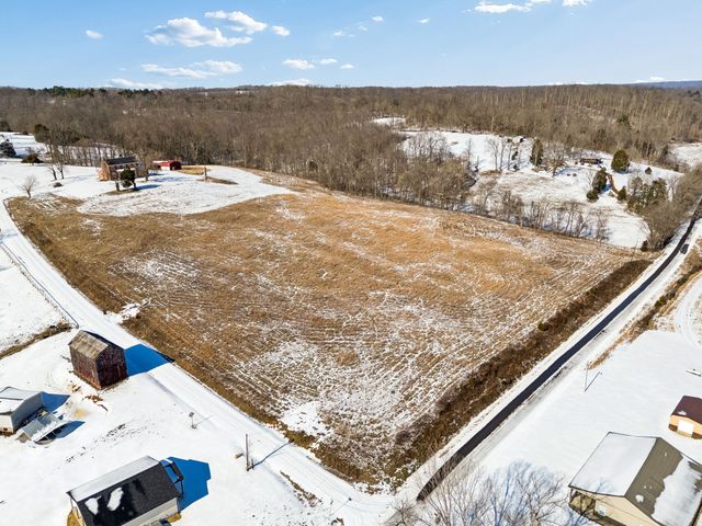857 Davenport Rd, Cumberland City, TN 37050