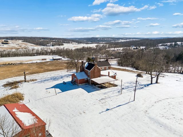 857 Davenport Rd, Cumberland City, TN 37050