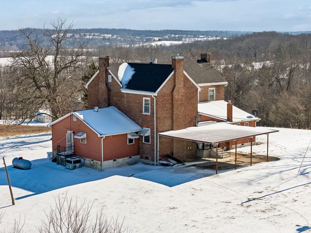 857 Davenport Rd, Cumberland City, TN 37050