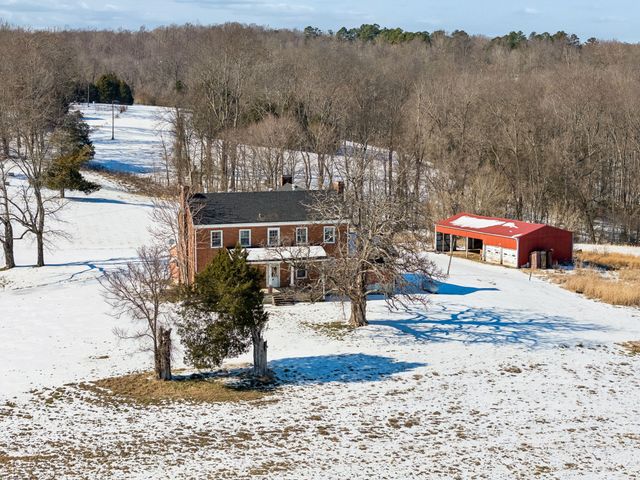 857 Davenport Rd, Cumberland City, TN 37050