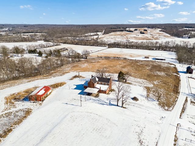 857 Davenport Rd, Cumberland City, TN 37050