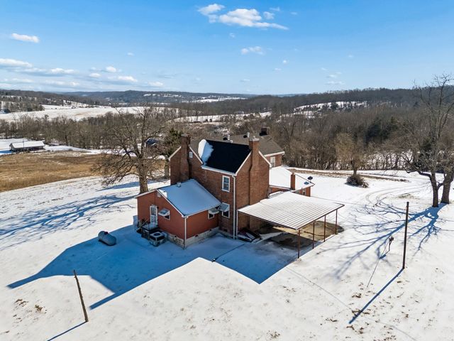 857 Davenport Rd, Cumberland City, TN 37050