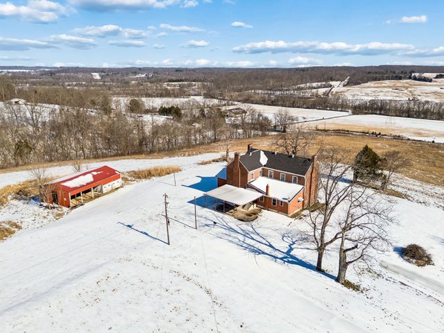 857 Davenport Rd, Cumberland City, TN 37050