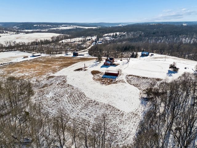 857 Davenport Rd, Cumberland City, TN 37050