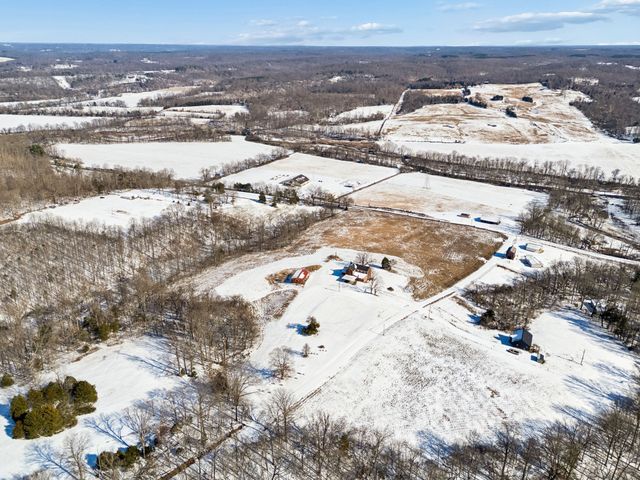 857 Davenport Rd, Cumberland City, TN 37050