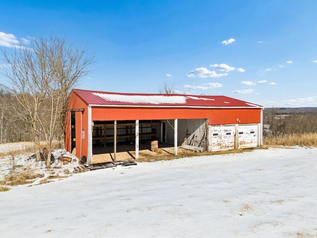 857 Davenport Rd, Cumberland City, TN 37050