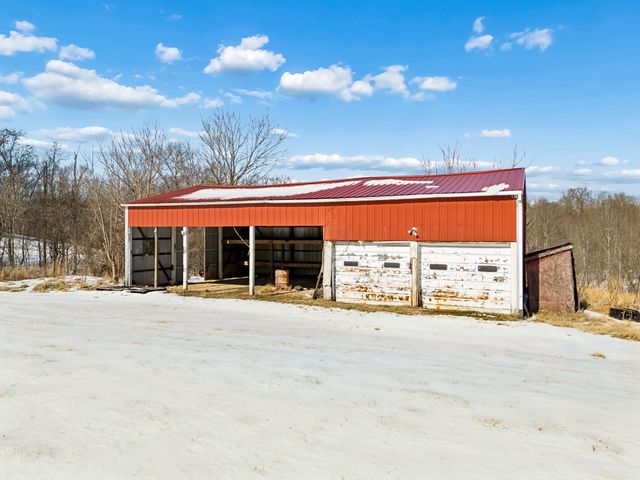 857 Davenport Rd, Cumberland City, TN 37050