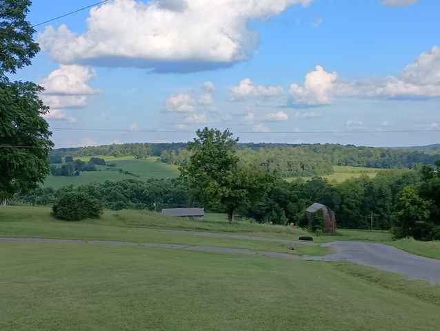857 Davenport Rd, Cumberland City, TN 37050
