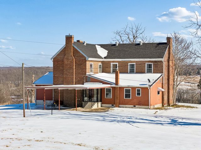 857 Davenport Rd, Cumberland City, TN 37050