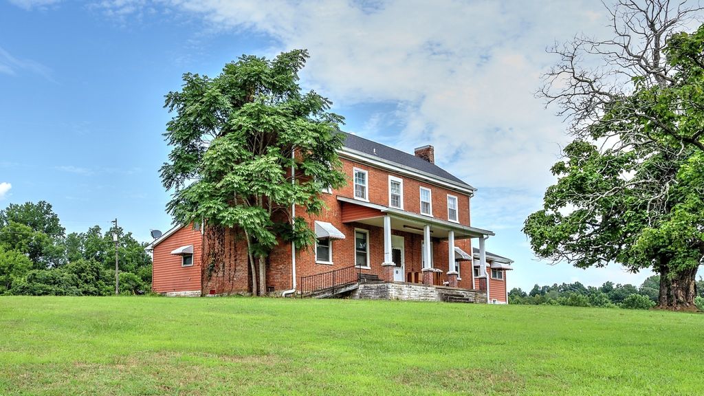 857 Davenport Rd, Cumberland City, TN 37050