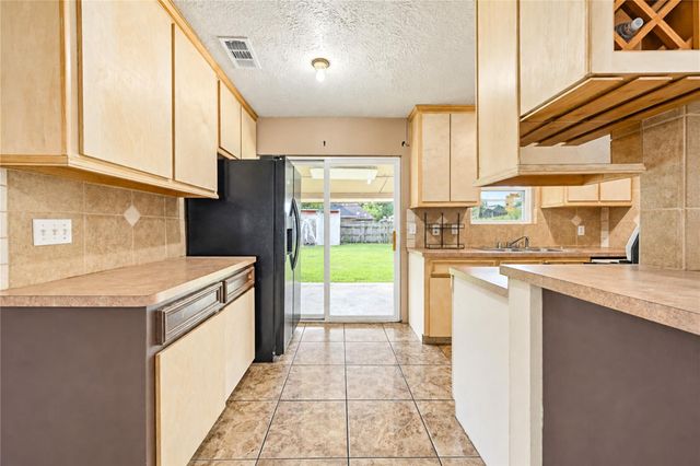 1009 Wisconsin Street, South Houston, TX 77587