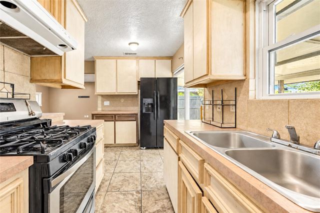 1009 Wisconsin Street, South Houston, TX 77587