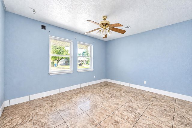 1009 Wisconsin Street, South Houston, TX 77587