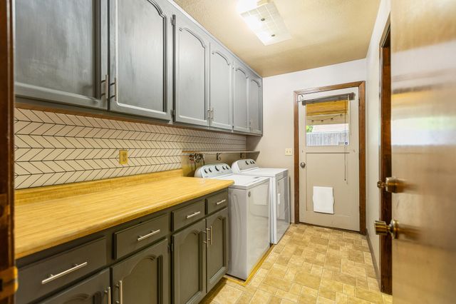 907 N Bollinger Street, Visalia, CA 93291