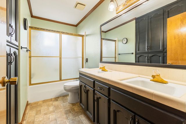 907 N Bollinger Street, Visalia, CA 93291