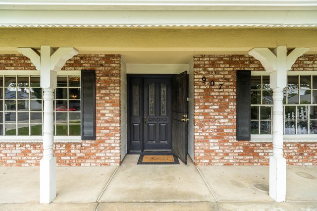907 N Bollinger Street, Visalia, CA 93291
