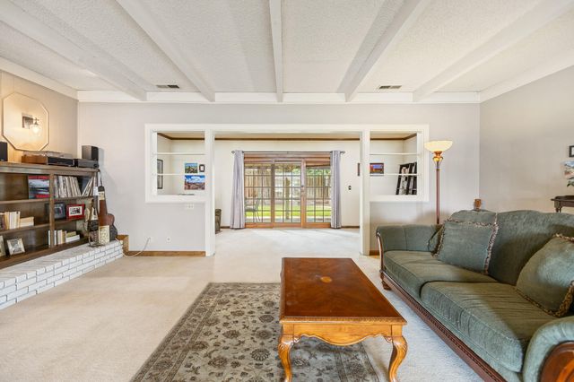 907 N Bollinger Street, Visalia, CA 93291