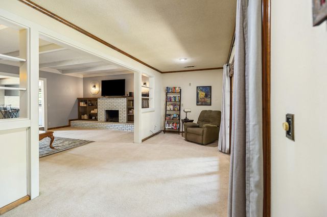 907 N Bollinger Street, Visalia, CA 93291