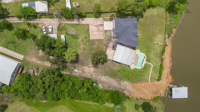 206 Elm Street, Highlands, TX 77562