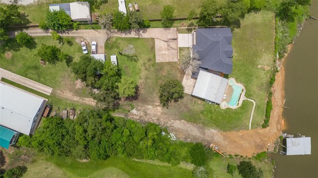 206 Elm Street, Highlands, TX 77562