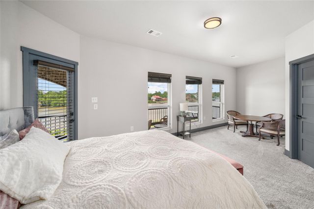 206 Elm Street, Highlands, TX 77562