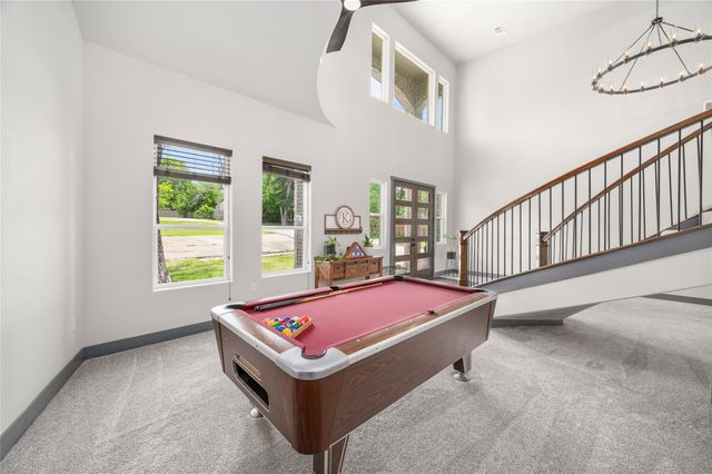 206 Elm Street, Highlands, TX 77562