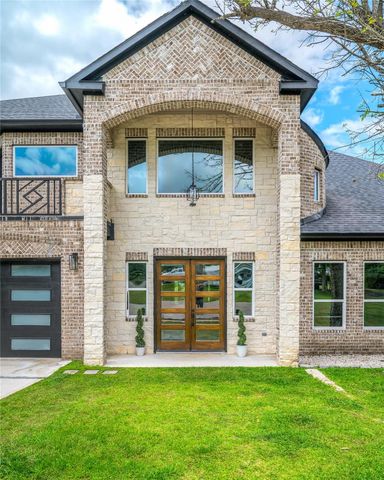 206 Elm Street, Highlands, TX 77562